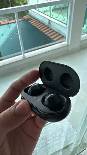 Samsung Galaxy Buds by AKG