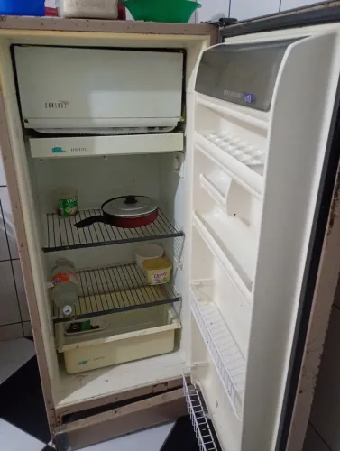 Geladeira Consul funcionando 199.00