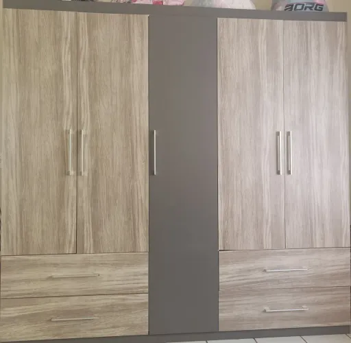 Guarda roupa semi-novo casal