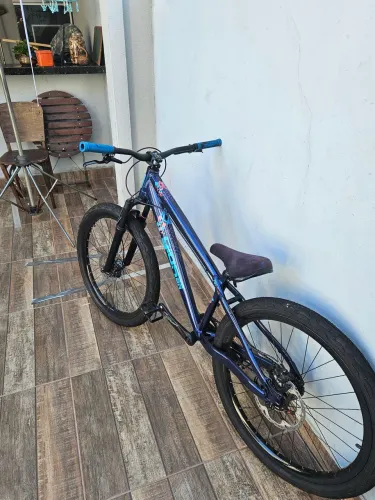 VENDO BICICLETA GIOS ARO 26 MUITO POUCA USANDA SO PEÇAS TOP
