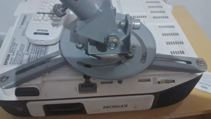 Projetor s41+ usado
