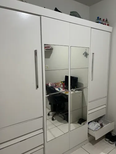 Doa-se guarda roupa 6 portas