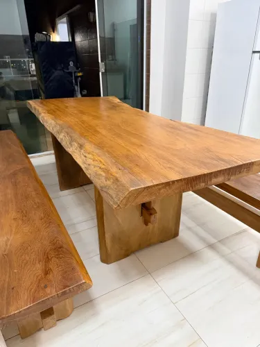 Mesa com 2 bancos madeira maciça pura pequi preto