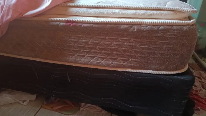Cama box apenas interessados!