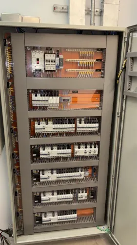 Precisa-se de Eletricista com experiência 