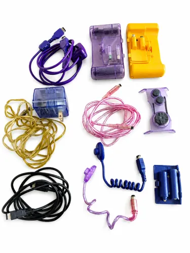 Lote com diversos acessórios Game Boy - Não testados