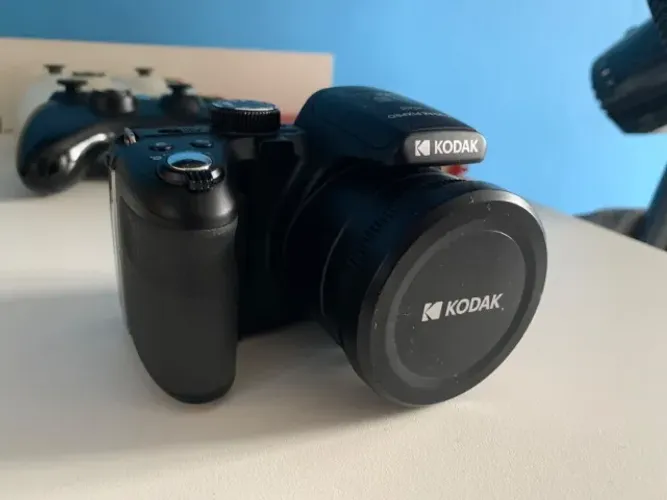 Kodak PIXPRO AZ425