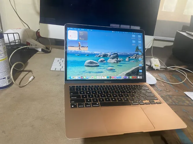 MacBook 2020 M1 único dono com defeito