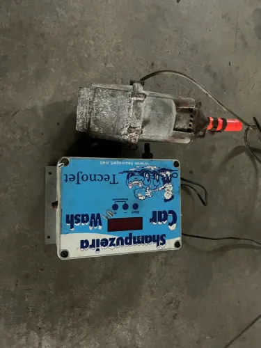 Vendo chamuzeira car Washington tecnojet valor de 430.00 com a bomba já incluso