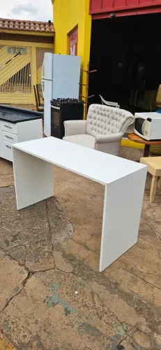 mesa escrivania MDF bem conservada 1.20cm x 50cm ENTREGA GRÁTIS
