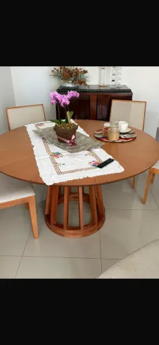 Mesa jantar com cadeiras madeira 