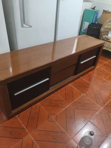 Excelente rack, com duas gavetas, aceito cartão, entrego.
