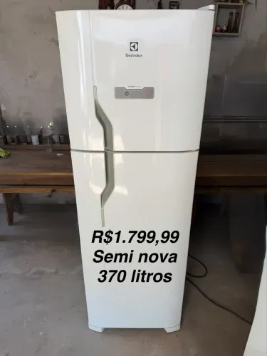 Geladeira frost free semi nova 370 litros