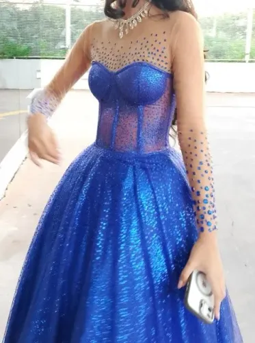 Vendo vestido de festa