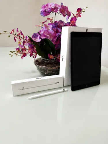 Ipad 8 32gb WiFi Space Gray + Apple pencil 1ª geração