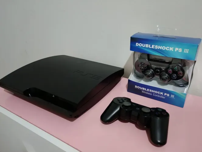 PS3 - completo , desbloqueado e com vários ótimos jogos.
