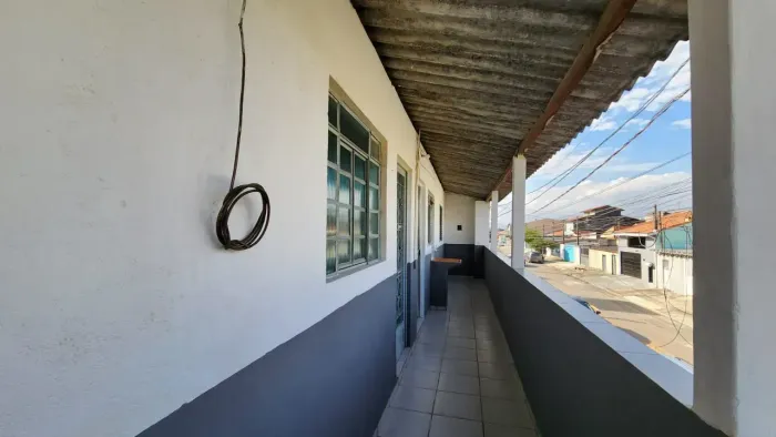 Imóvel para aluguel possui 45 metros quadrados com 2 quartos