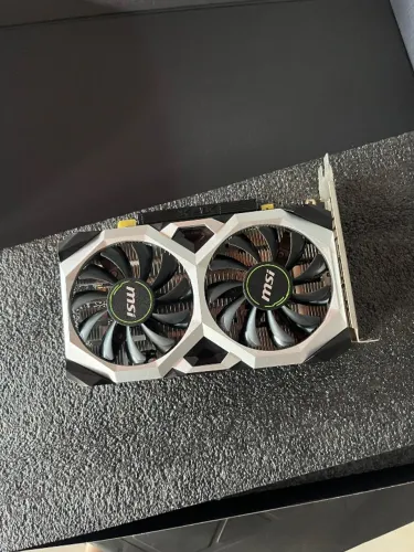 Placa de Vídeo GTX 1650 4GB (Perfeita)