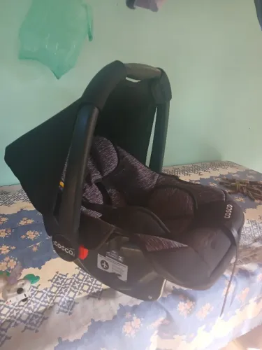 Carinho de bebe e bebe conforto 