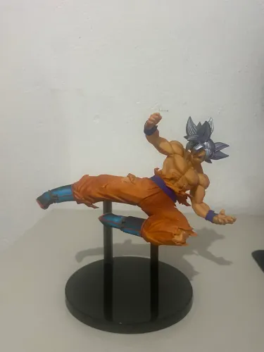 Vendo boneco Goku Instinto Superior