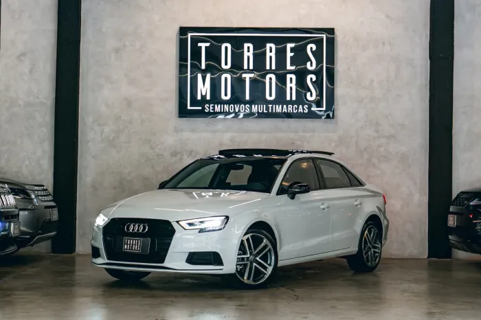 Audi A3 Sed. Perform. Black 2.0 TFSI S-tronic 2020