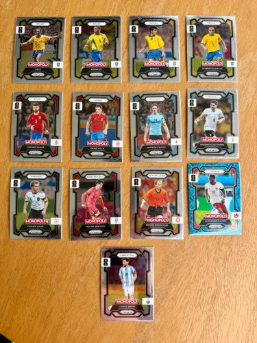 Lote Panini Prizm Monopoly FIFA World Cup 2026 - Pelé, Maradona, Messi, Ronaldo e mais.