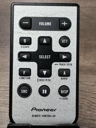 Controle novo e original pioneer para som automotivo na oferta só 99,00