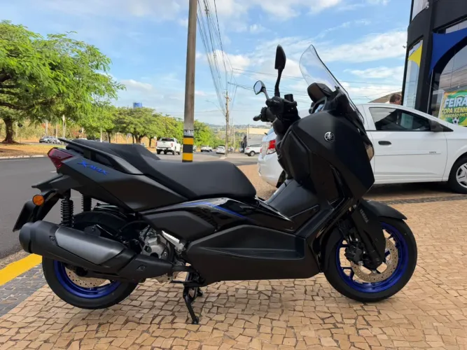 YAMAHA XMAX 300 CONECTED