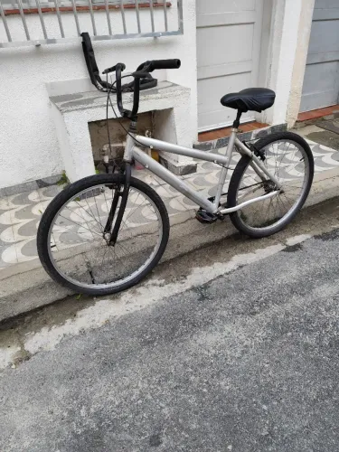 Bicicleta aro 26 (ALUMÍNIO)ENTREGO EM SANTOS COM TAXA DE 20 REAIS 