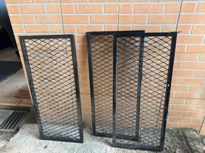 PRATELEIRAS DE FERRO MACIÇO