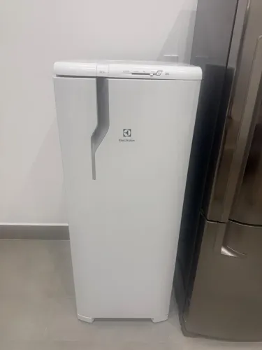Geladeira Electrolux muito nova