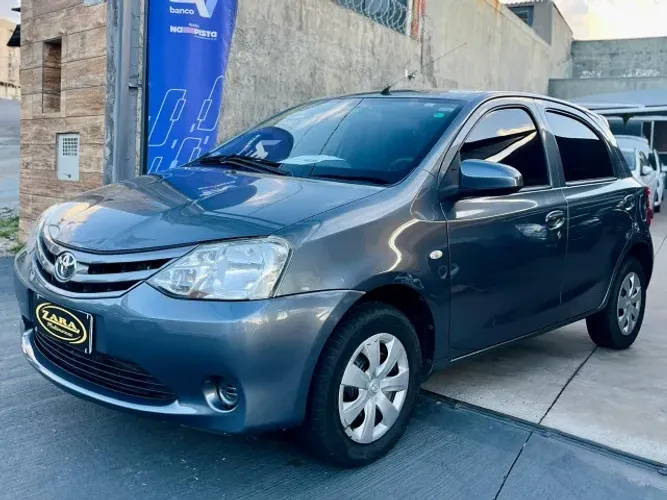 Toyota Etios X 1.3 Flex 16V 5P Mec. 2014