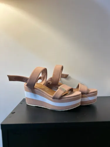 Sandália Santa Lolla