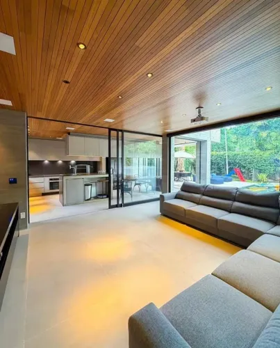 Linda casa com elevador no Alphaville 3 | Rosa e Rangel Consultoria e Assessoria Imobiliár