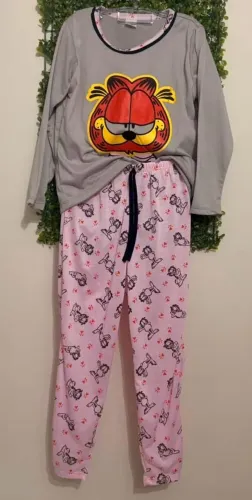 Vendo pijamas infantil lote ou individual, todos novos mais informações no chat