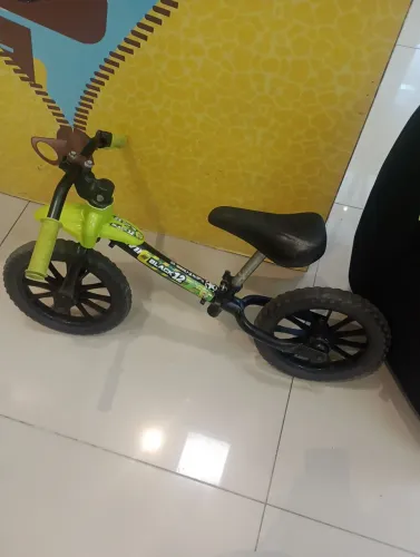 Bicicleta de Equilíbrio Infantil