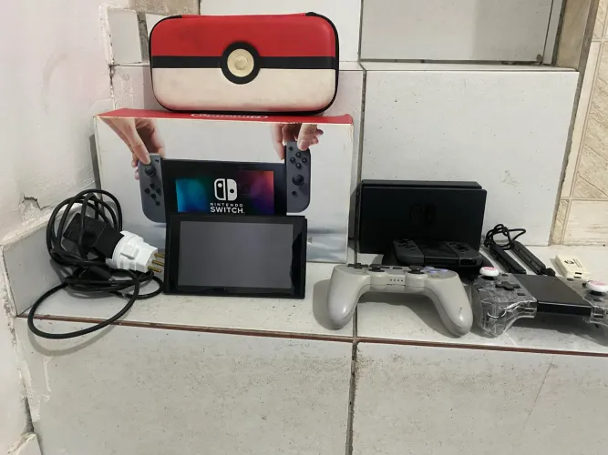 ? Nintendo Switch V1 Desbloqueado Completo + 3 Controles + Caixa Original ?