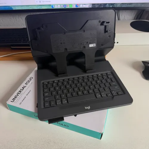Capa Teclado Logitech Universal Folio