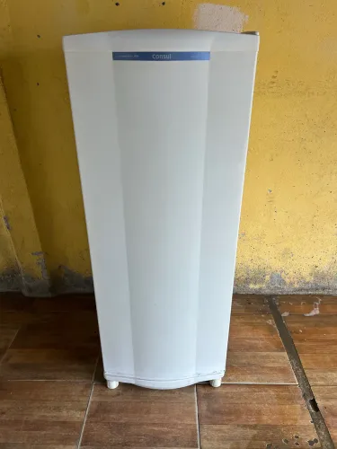 Geladeira Consul 220v simples pra quem precisa de algo baratinho ( ENTREGO )