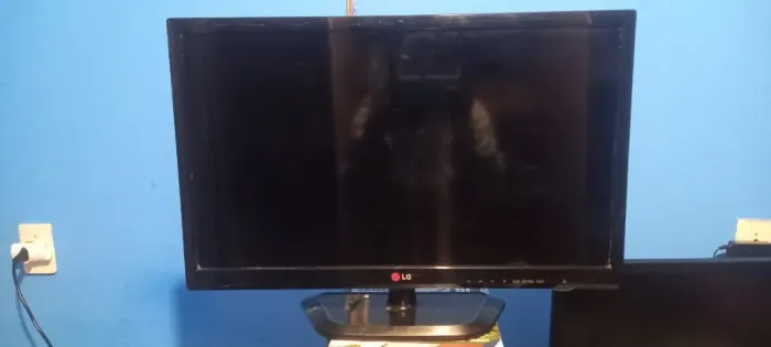TV Monitor LG - LED HD "24" 