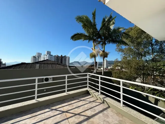 GM - Imóvel para venda possui 118 metros quadrados com 2 quartos em Agronômica - Florianóp