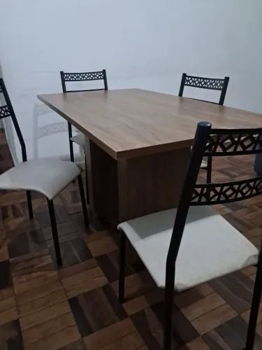 Mesa de jantar (4 lugares)