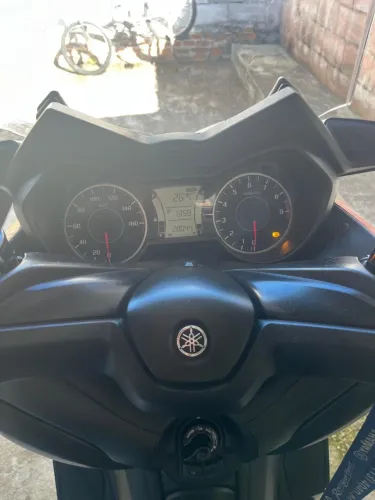 Yamaha XMAX 250 ABS 2023 - Excelente Estado