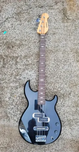 Baixo yamaha bb424 usado