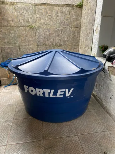 Caixa d?água 1000 litros