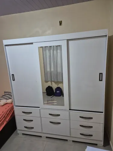 Guarda roupa 3 portas