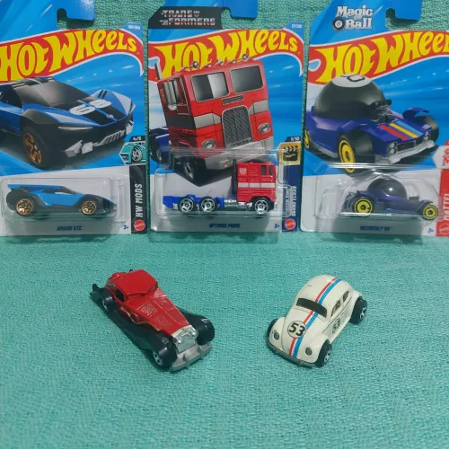 Hot Wheels Temáticos