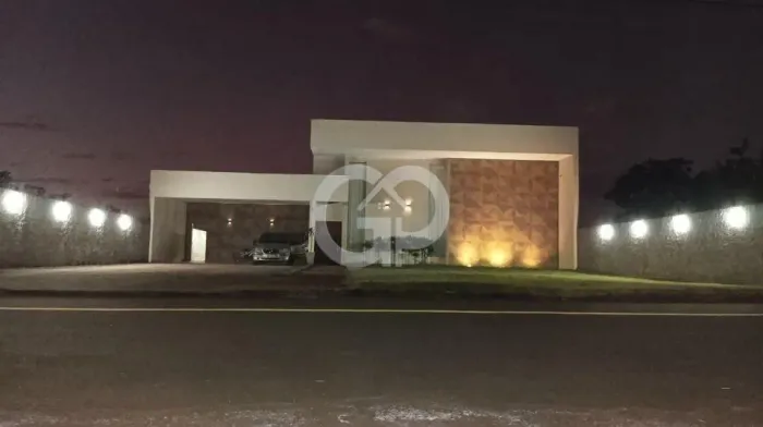 Casa de condomínio no Jockey Park, Uberaba com 3 Suites!