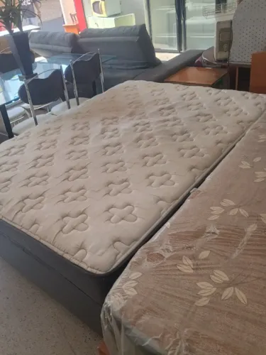 Cama box casal ótimo estado