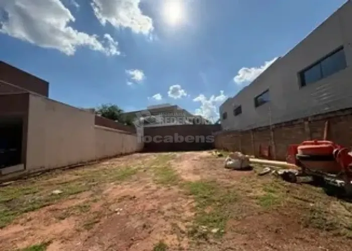 Excelente Terreno em Condomínio para Venda - 275m² / Condomínio Figueira 2